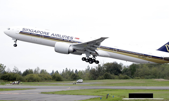 Iš Londono į Singapūrą skridusiam lėktuvui patyrus turbulenciją, žuvo žmogus