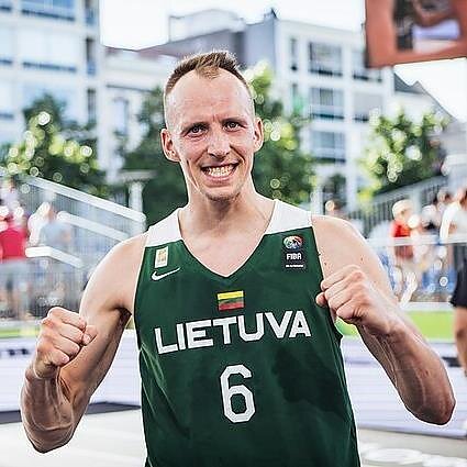 „Čempionų pietūs“ su krepšininku Gintautu Matuliu: iš gatvės į olimpines žaidynes