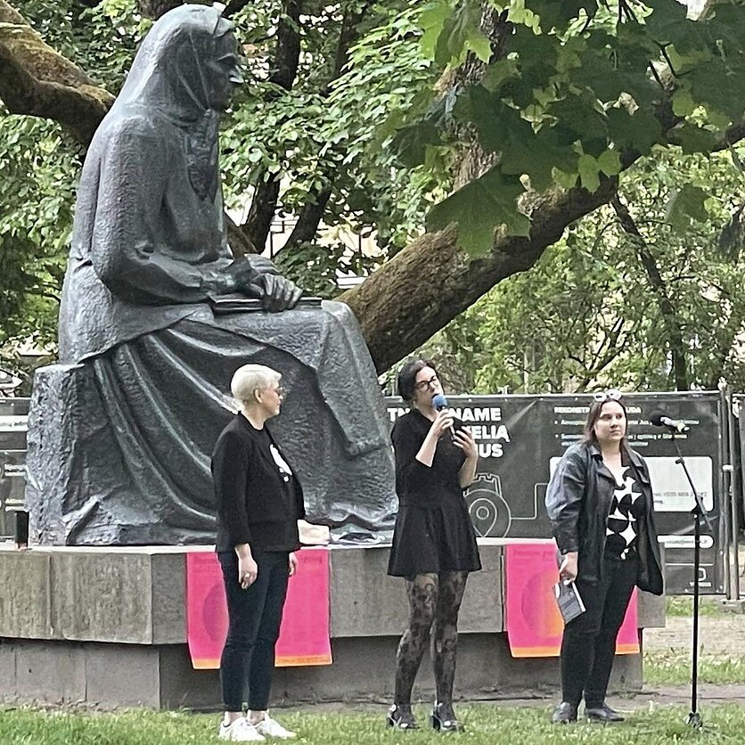 Tamašausko nuotr., Poetės ir premijos