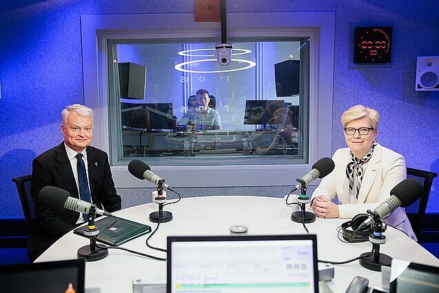 Kandidatai balsą atidavė: Nausėda žada gerovę šeimai, Šimonytė – naujovių ir tolerancijos