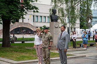 У Каунасі вшанували українських героїв і презентували фільм про Євгена Коновальця