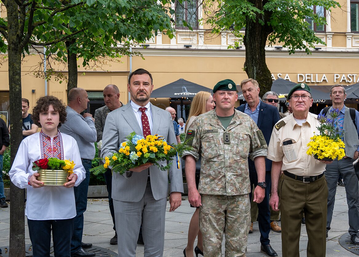 У Каунасі вшанували українських героїв і презентували фільм про Євгена Коновальця
