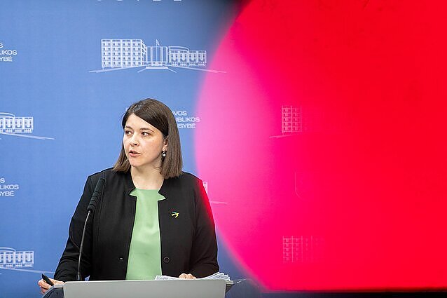 Bankų asociacijai raginant netęsti solidarumo mokesčio, Vyriausybė pasisako „už“