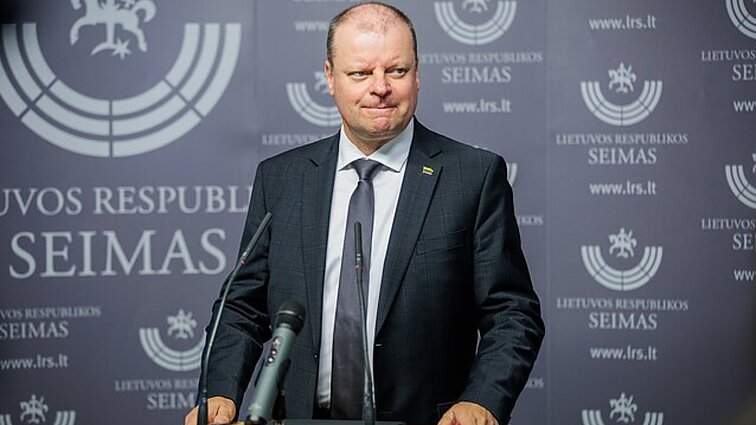Skvernelis: pratęskime bankams solidarumo mokestį visam laikui ir nebežaiskime