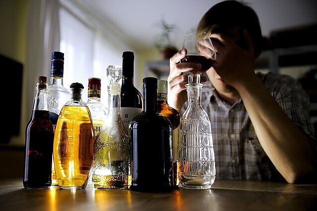 Profesorė apie mažėjantį alkoholio vartojimą: jaunimas mato, kaip atrodo geriantys žmonės