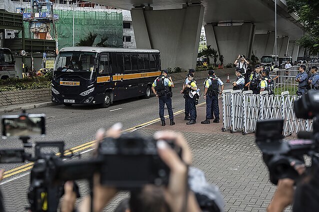 Didžiausias demokratijos aktyvistų teismas Honkonge: 14 žmonių pripažinti kaltais