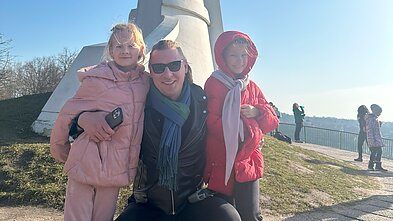 Justinas Lapatinskas su dukromis