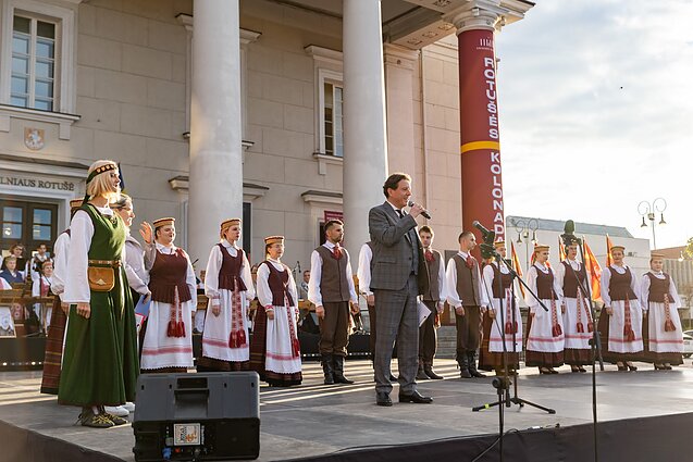 Šalia Vilniaus rotušės – nemokamas muzikos vasaros festivalis po atviru dangumi Šalia Vilniaus rotušės – nemokamas muzikos vasaros festivalis po atviru dangumi