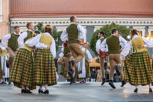 Šalia Vilniaus rotušės – nemokamas muzikos vasaros festivalis po atviru dangumi Šalia Vilniaus rotušės – nemokamas muzikos vasaros festivalis po atviru dangumi