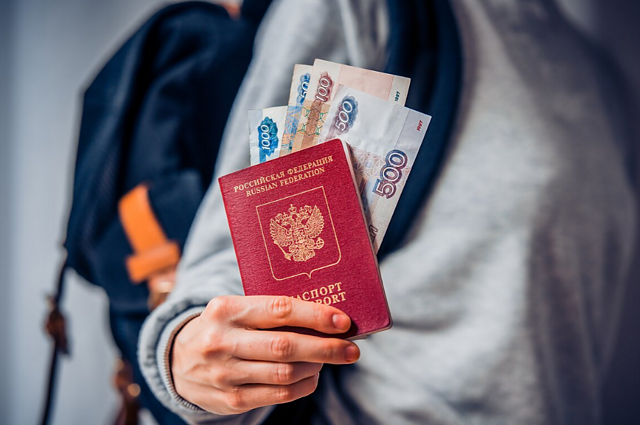 Nuo karo bėgusius ukrainiečius Kremlius vilioja grįžti į okupuotas teritorijas