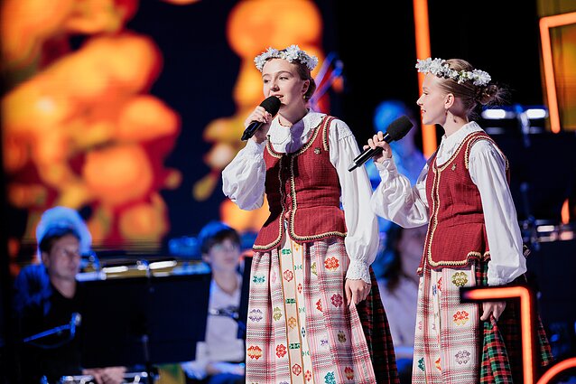 Dainų dainelė 2024. Laureatų koncertas. Odeta ir Inesa Nevulytės – „Kur žalias šilali“