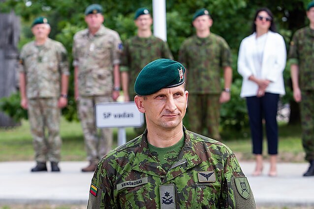Į kariuomenės vado poziciją – prezidento siūlomas kandidatas: nuskambėjo Vaikšnoro pavardė