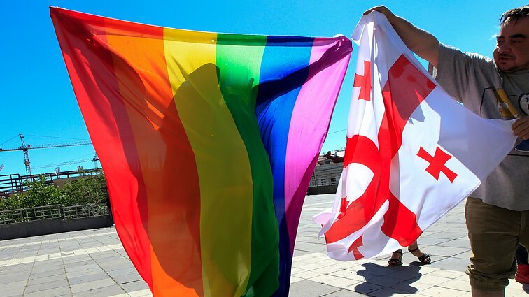 Rusijos keliu: Sakartvelas planuoja priimti įstatymą dėl „LGBT propagandos“