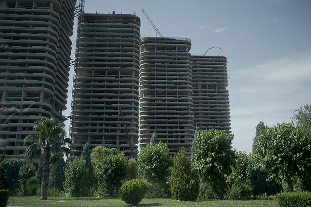 Rows of highrises in Erbil are separated by parks, with the city’s wide avenues dotted with European-styled restaurants, luxury hotels, cafes and bars. The autonomous Kurdistan Region of Iraq is now aspiring to rival Dubai and other regional powerhouses. Rows of highrises in Erbil are separated by parks, with the city’s wide avenues dotted with European-styled restaurants, luxury hotels, cafes and bars. The autonomous Kurdistan Region of Iraq is now aspiring to rival Dubai and other regional powerhouses.