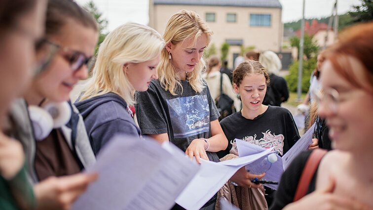 Abiturientams – pirmasis išbandymas: laikė lietuvių kalbos ir literatūros egzaminą