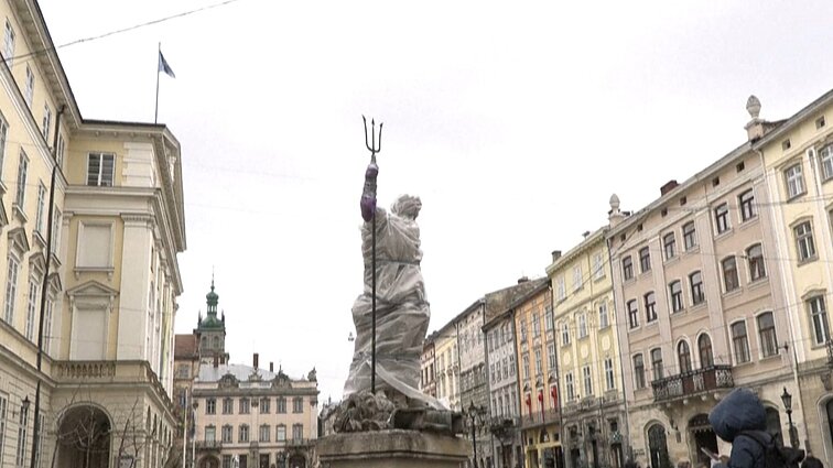 Pavojus viskam, kas ukrainietiška: Ukrainos kultūros sektoriuje stinga žmonių