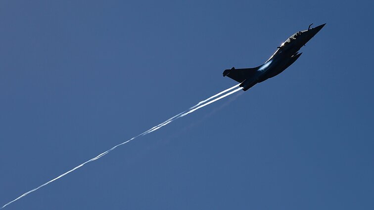 Guzevičius: į Ukrainą siunčiamų prancūzų naikintuvų pilotams paruošti reikės pusmečio