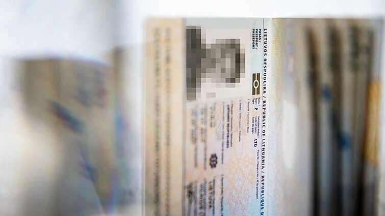 Trūkt už vadžių: ATK lustai vėl pripažinti nesaugiais, kortelę teks keisti dar kartą