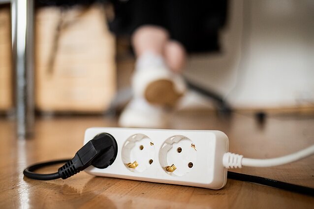 Ekspertas apie Juškos namų vos nesupleškinusį incidentą: jei pasikrovė, išjunkite iš lizdo