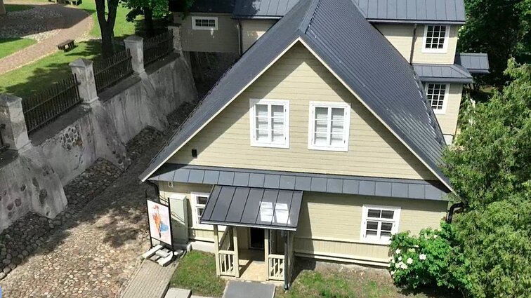 Trakuose rekonstruota senoji klebonija: rūsio patalpos atrastos tik pradėjus restauraciją