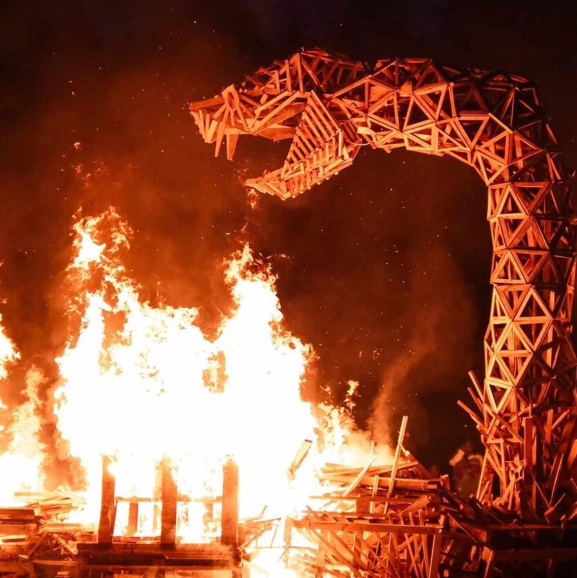 Utopinis miestas Lietuvos miškuose - grįžta festivalis „Amber burn“