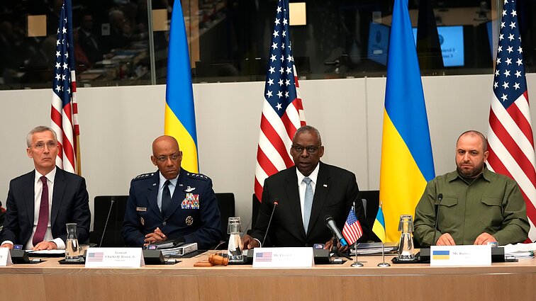 Apžvelgė NATO gynybos ministrų susitikimą: vis dar skamba oro gynybos poreikio mantra