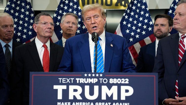 Trumpas kritikavo milijardinę JAV paramą Ukrainai: kokia nauda, jei Kyjivas laimės?