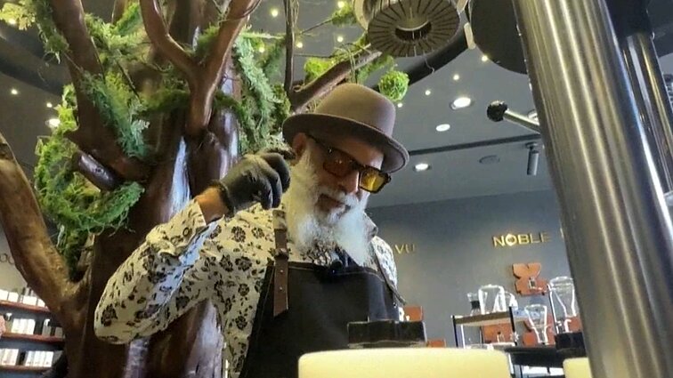 Kvapų pasaulis – kaip ant delno: vyras kvepalus sukuria net iš atneštos žemės