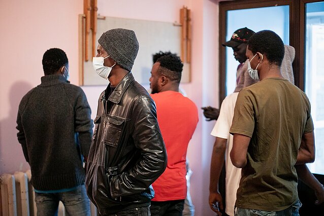 4 iš 10 sutiktų, kad pagal ES migracijos paktą Lietuva kasmet priimtų po 158 migrantus