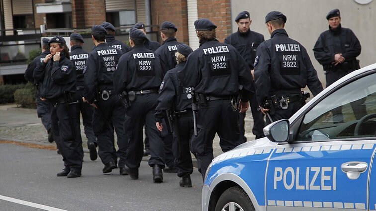 Pradėti teisti dar 8 įtariamieji, bandę surengti ginkluotą perversmą Vokietijoje