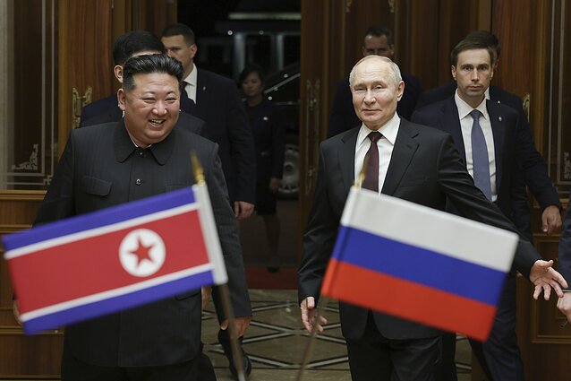 Kim Jong Unas ir Vladimiras Putinas 2024-ųjų birželio 18 d. Pchenjane