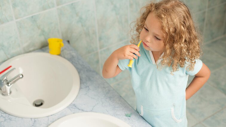 Dėl blogos vaikų dantų būklės – odontologės kritika tėvams: nepakankamai prižiūri valymą