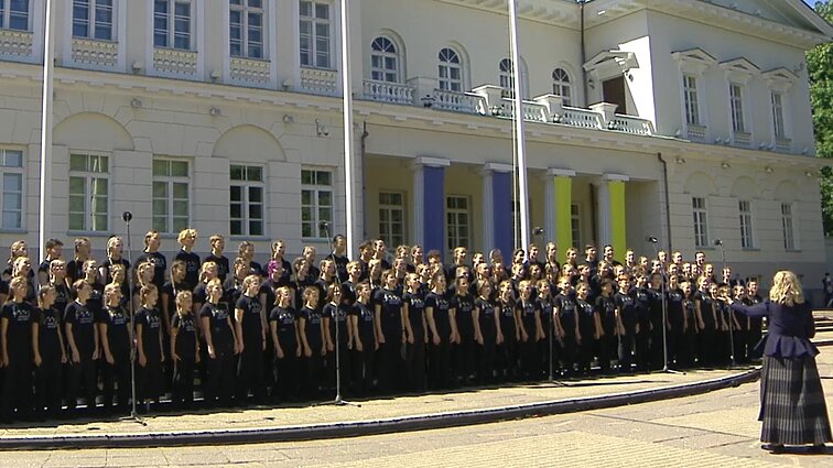 Šimtmečio Lietuvos dainų šventės vėliavos pakėlimo ceremonija
