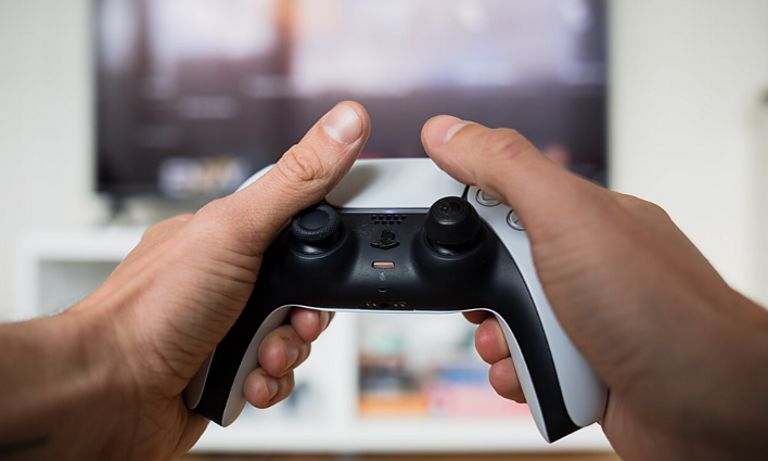 Mokslininkas apie priklausomybę nuo kompiuterinių žaidimų: labiausiai kenčia vieniši vyrai