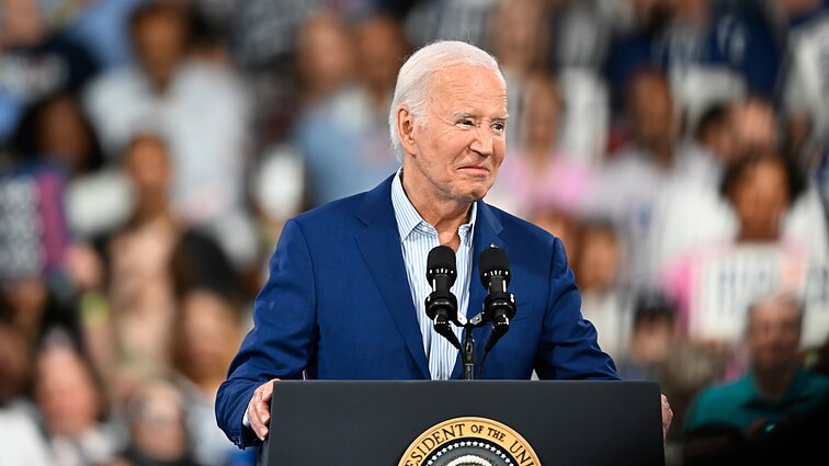 Bidenui – spaudimas trauktis iš rinkimų: demokratai atsidūrė situacijoje be išeities