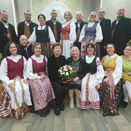 Ansamblio iš Šiaulių istorija: iš pradžių šoko vaikai, paskui į sceną išėjo ir tėvai