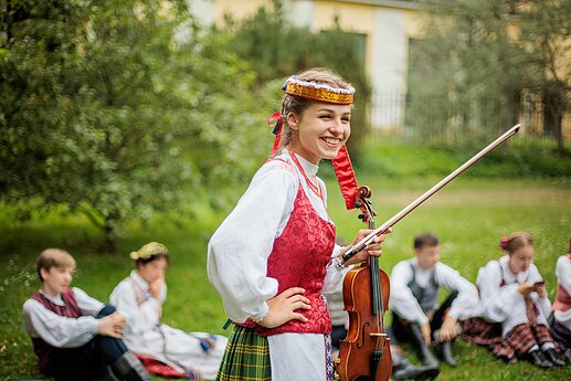 Dainų šventė. Folkloro diena