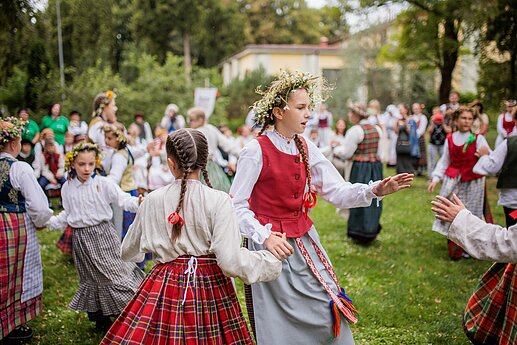 Dainų šventė. Folkloro diena