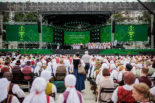 Dainų šventė. Folkloro diena