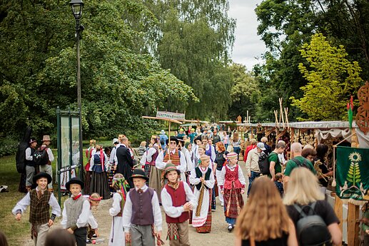 Dainų šventė. Folkloro diena