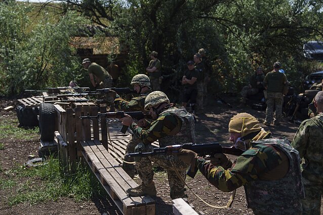 Ukraina pradėjo mobilizuoti kalinius: tikisi kariuomenės gretų papildymo 10 tūkst. karių