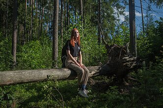 Dangira, „Sienos grupės“ savanorė