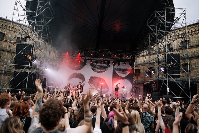 „Palaye Royale“ koncerto akimirka