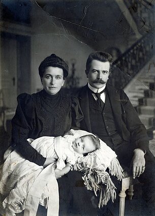 Antonina i Feliks Tyszkiewicze z dzieckiem