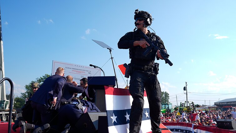 Vadovybės apsaugos pareigūnas apie Trumpo šaulio vietą: ta zona buvo mažiau kontroliuojama