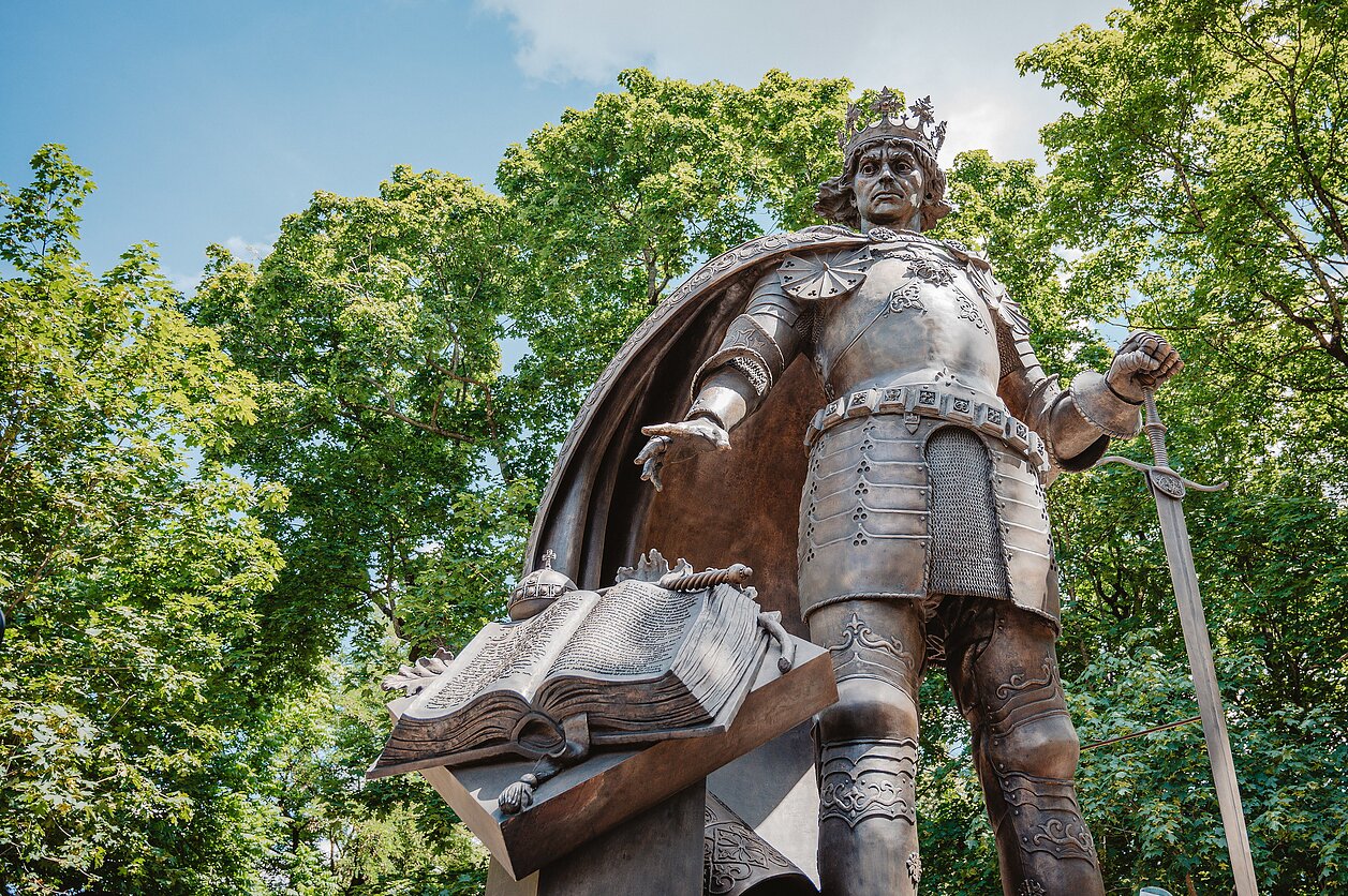 Kaunas unveils statue of Grand Duke Alexander Jagiellon - LRT