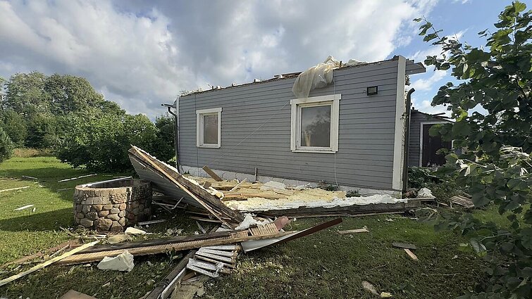 Likviduojami viesulo padariniai: žadama finansinė pagalba, bus prašoma Vyriausybės paramos