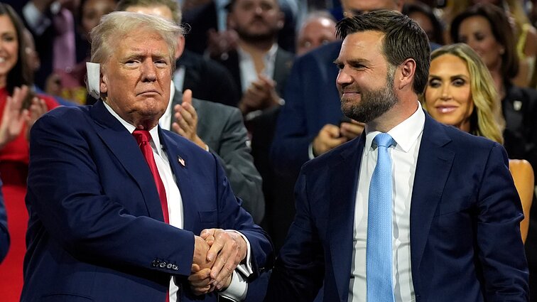 Trumpo vėliavnešys, anksčiau jį lyginęs su Hiterliu: galimo JAV viceprezidento portretas