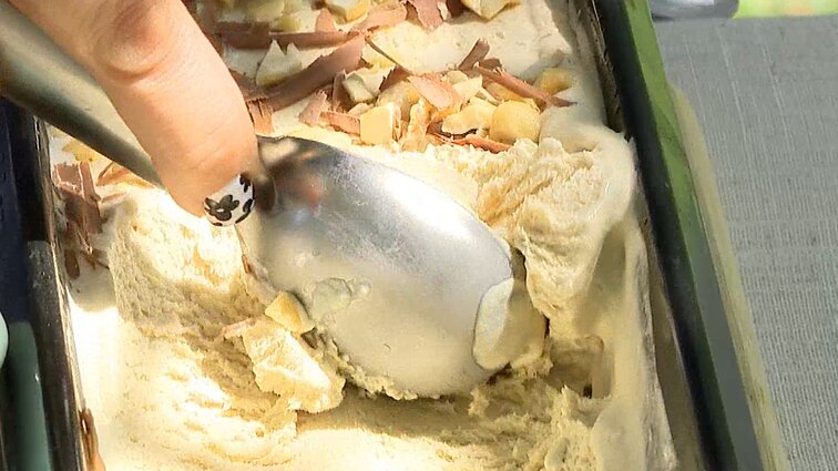 Išbandykite: naminiai ledai su kava, kuriems prireiks vos kelių ingredientų ir plakiklio