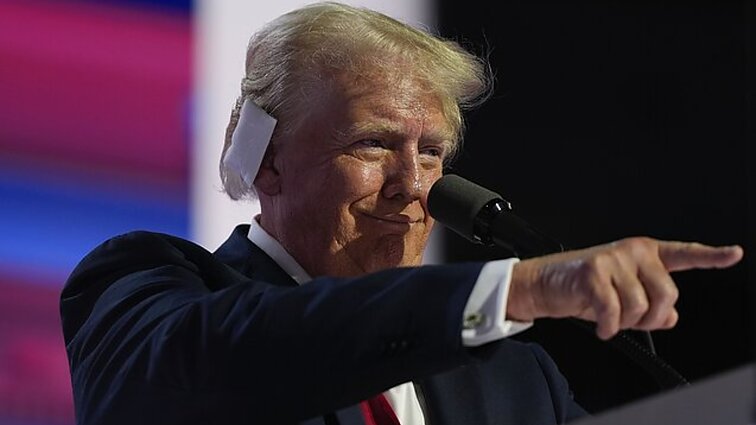 „Kitoks žmogus, nei buvo“: po pasikėsinimo respublikonai Trumpą išvydo naujoje šviesoje